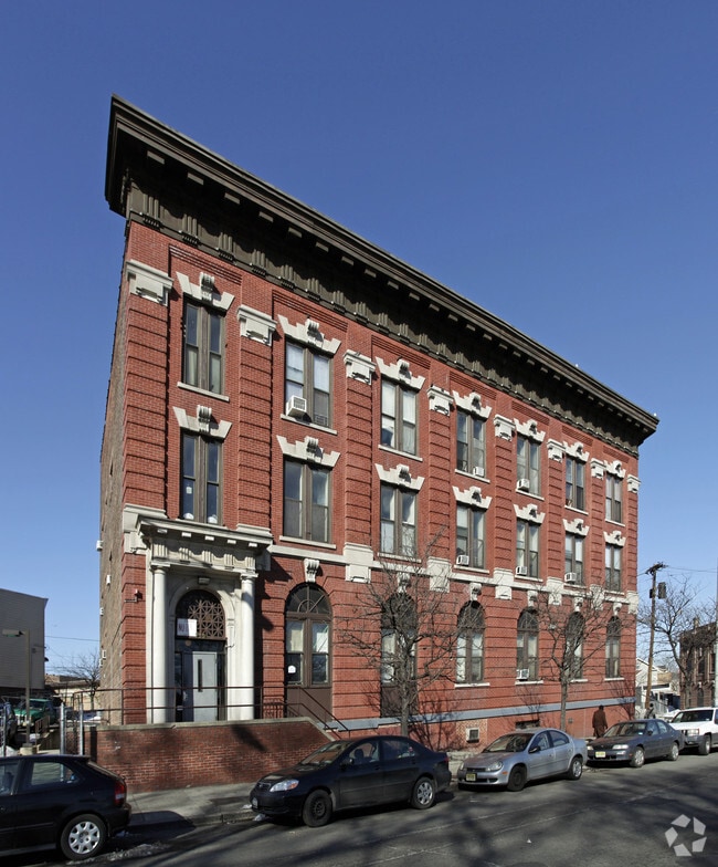 Building Photo - Arlington Arms Apartments