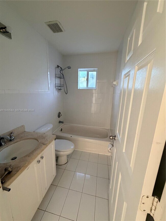 Building Photo - 28431 SW 135th Ave