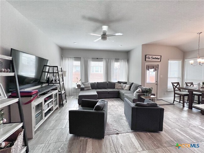 Building Photo - 6807 Comanche Post