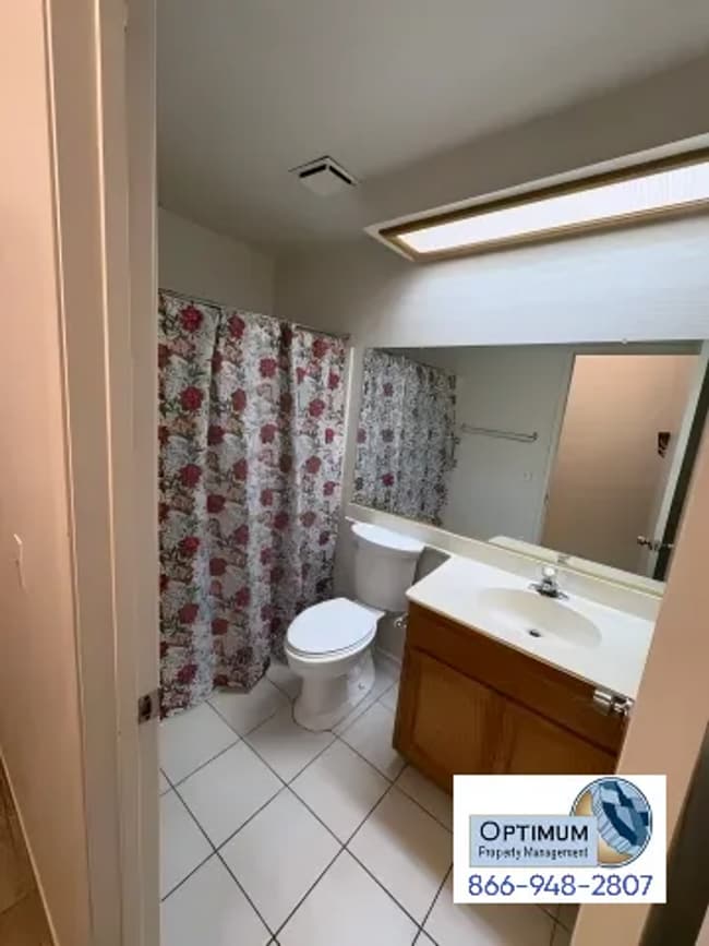 Building Photo - Beautiful 4-bedroom 2-bathroom home.