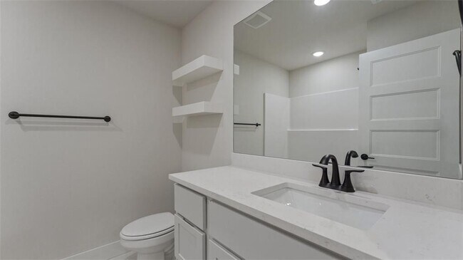 Building Photo - 1861 Lapis Ave