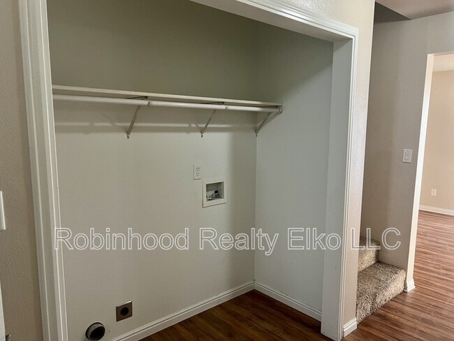 Building Photo - 1640 Winchester Dr