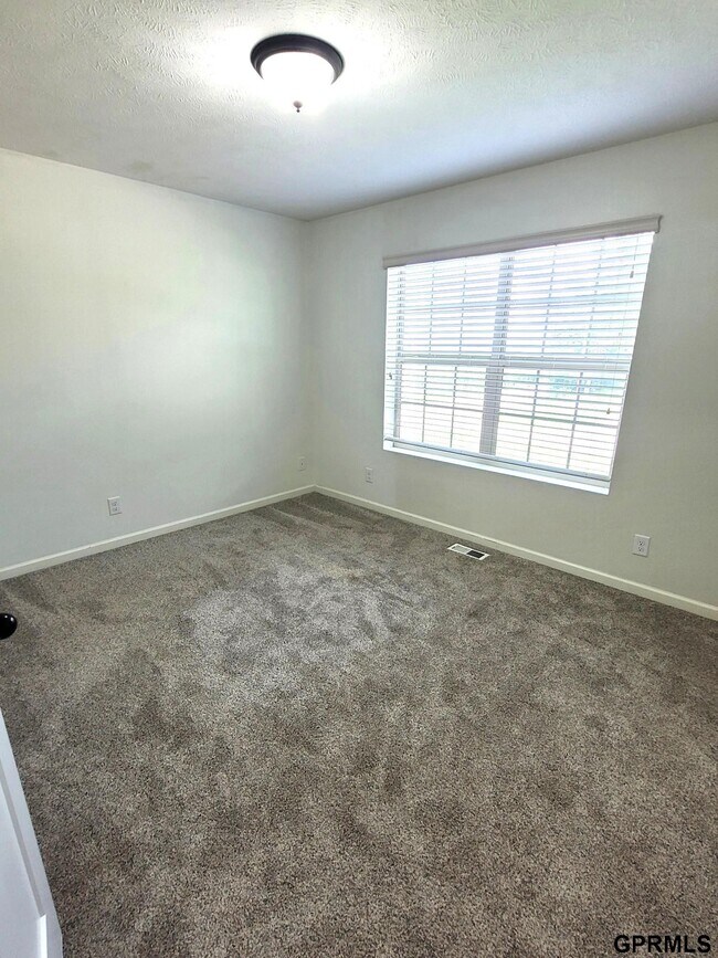Building Photo - 16402 Iske Dr
