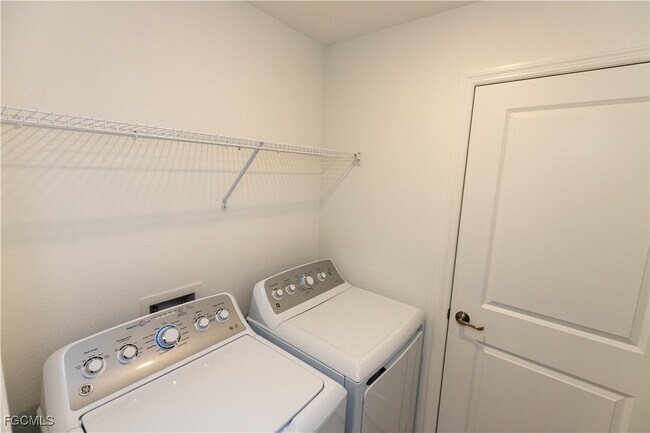 Building Photo - 16572 Kingwood Ln