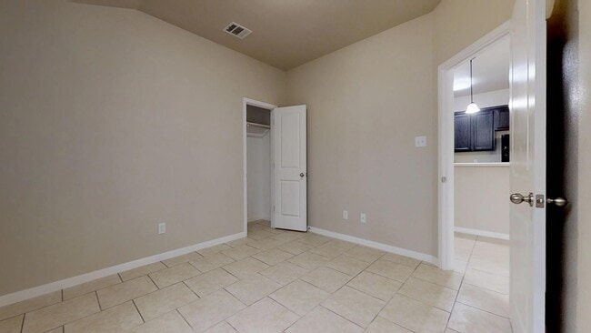 Building Photo - ALL TILE LUXURY DUPLEX IN KILLEEN CLOSE TO FORT HOOD ONLY $1395!!!!