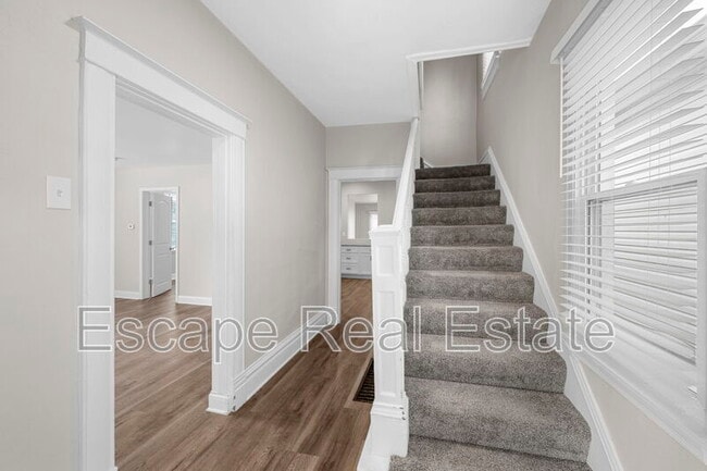 Building Photo - 5834 Victoria Ave