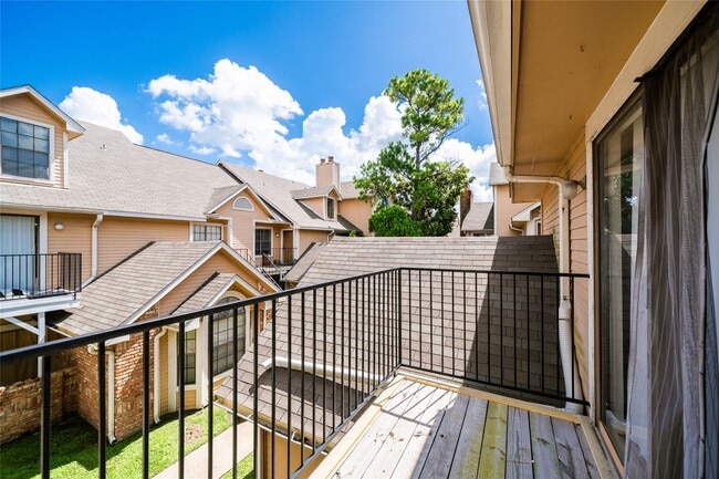 Building Photo - 2300 Old Spanish Trl