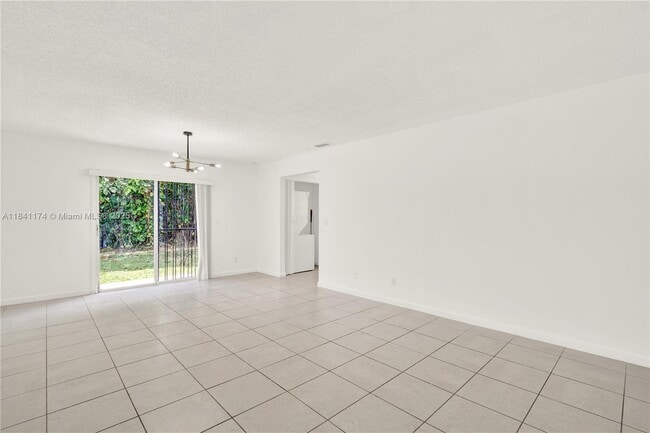 Building Photo - 941 SW 7th Ct