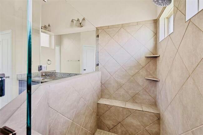 Building Photo - 1005 Fountain Grass Way
