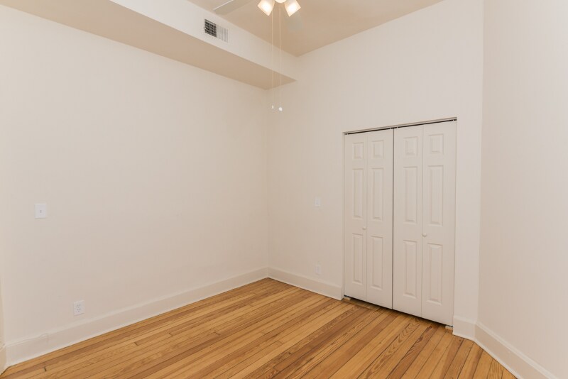 Building Photo - 1401 W Huron St