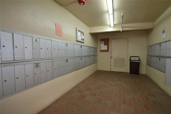 Building Photo - 8520 SW 133rd Avenue Rd