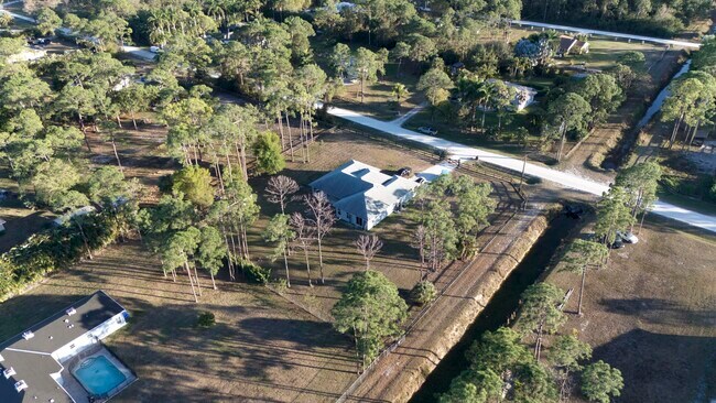 Building Photo - 17225 78th Rd N