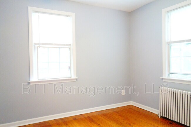 Building Photo - 8007 Garland Ave
