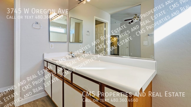 Building Photo - 3745 W Oregon Ave