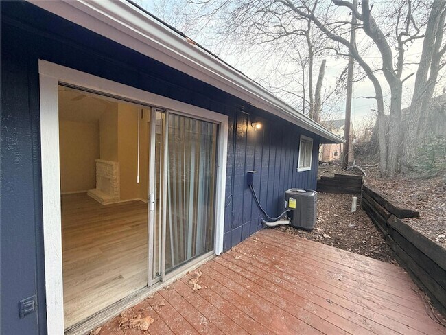 Building Photo - 4302 Scottsdale Rd