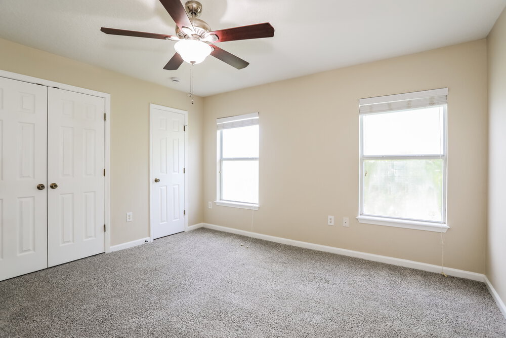 Building Photo - 899 Black Cherry Dr S