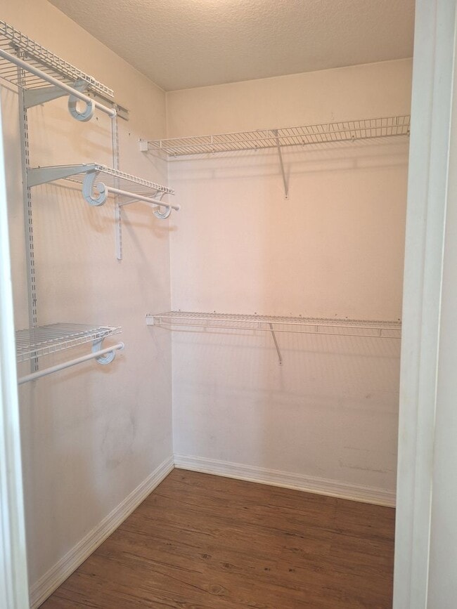 Building Photo - 2BR 2BA plus 1 CAR GARAGE DUPLEX - EDGEWATER