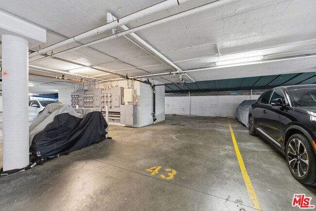 Building Photo - 2308 Schader Dr