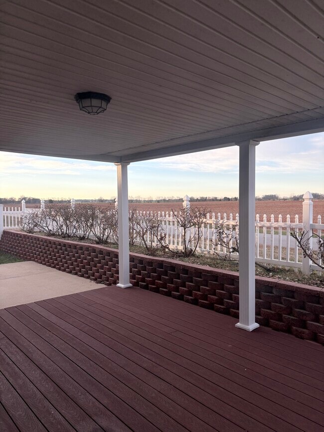 Building Photo - 135 Daisy Field Ct