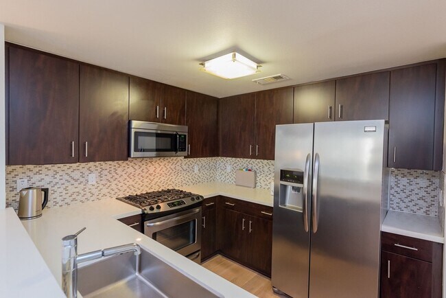 Building Photo - Element 436