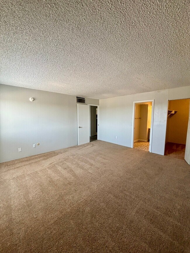 Building Photo - 1400 Millersport Hwy