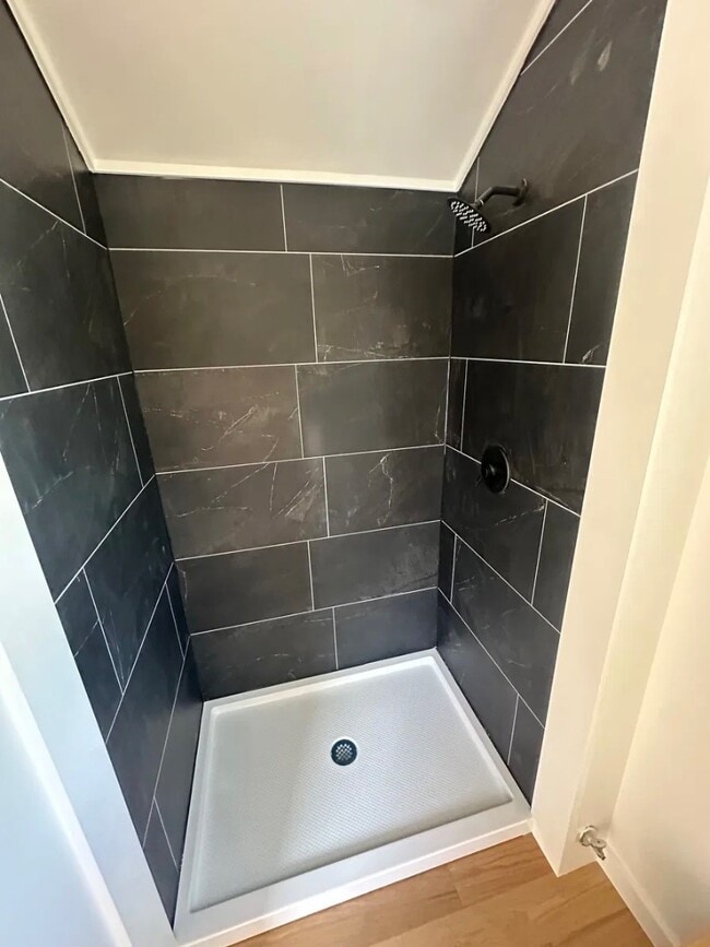 Building Photo - 2015 Union School Rd SW