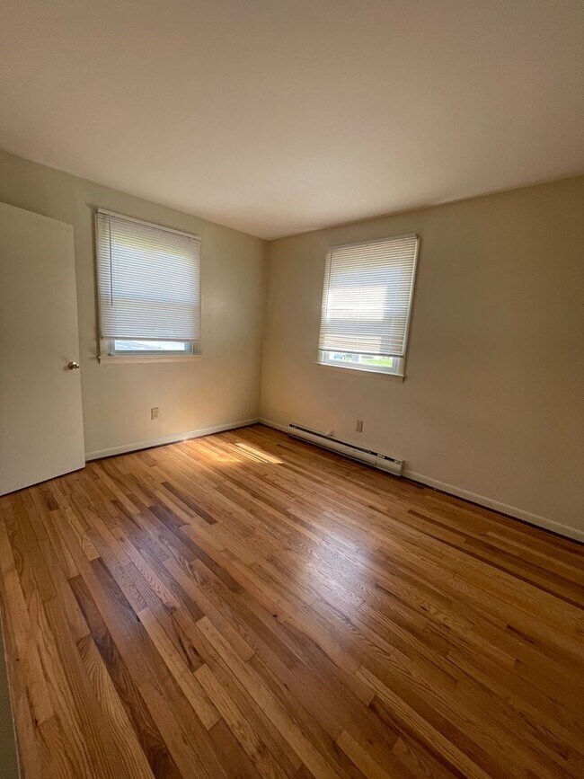 Building Photo - Apartment for Rent