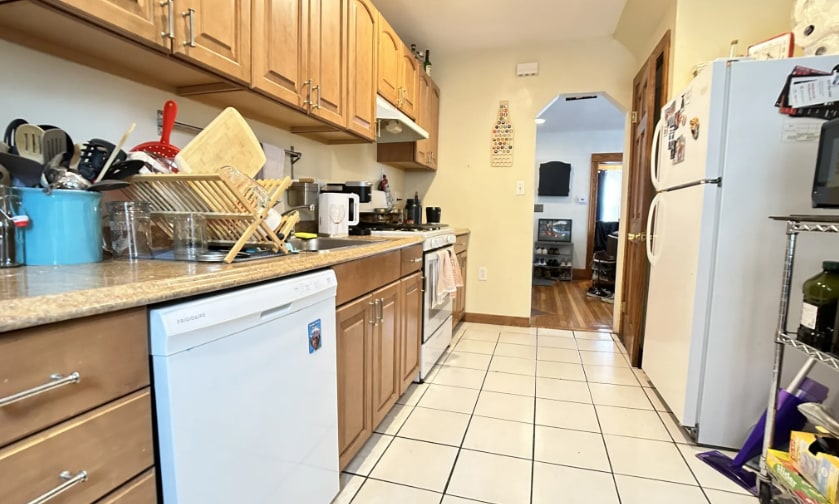 Building Photo - 27 South Crescent Circuit