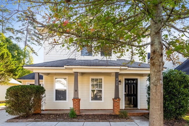 Building Photo - 420 Amir Cir