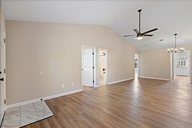 Building Photo - 517 Edgecliff Ln