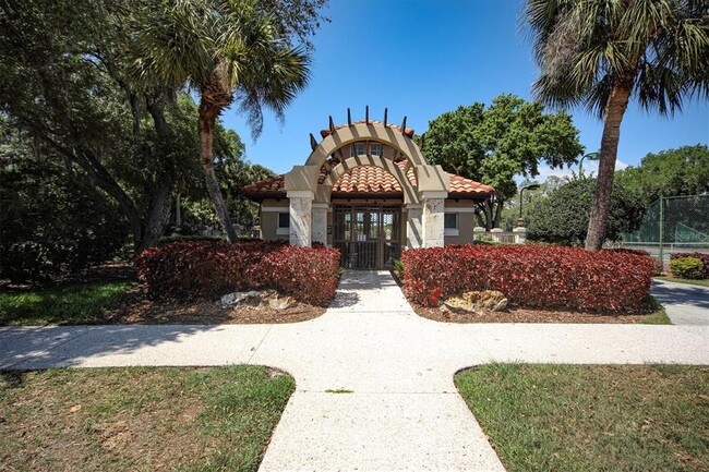 Building Photo - 8501 Park Shore Ln