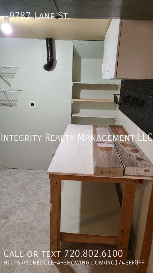 Building Photo - 9787 Lane St