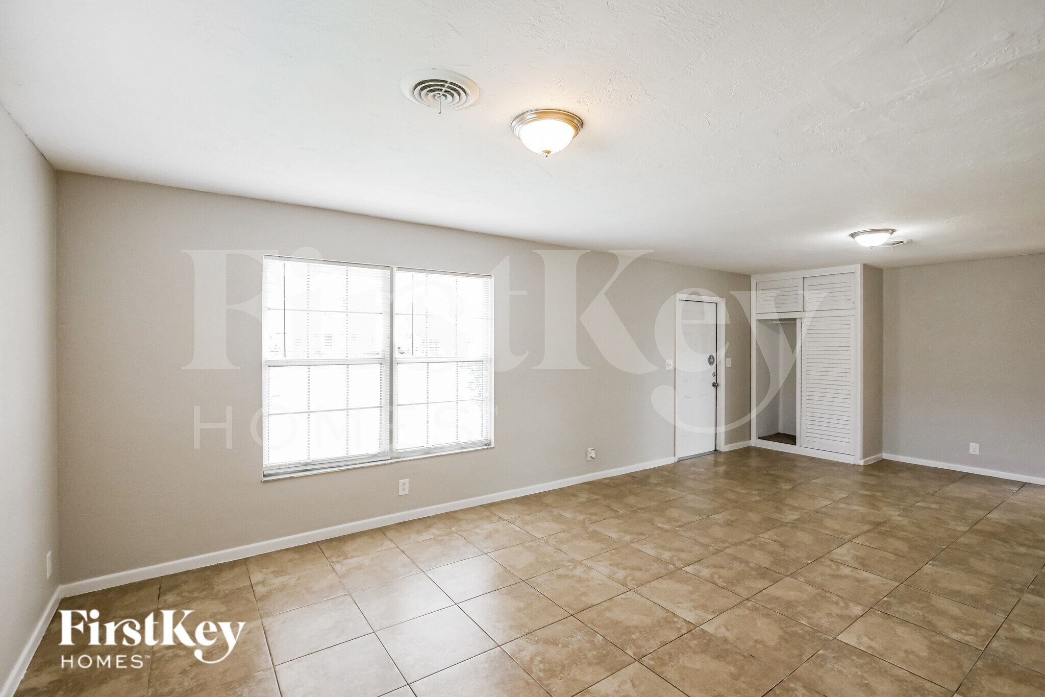 Building Photo - 5961 NW 14th Ct