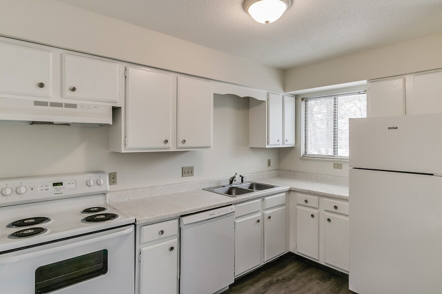 Titleist Club Apartments 9510 Mandell Rd Perrysburg OH 43551