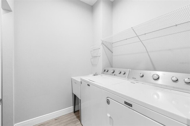 Building Photo - 1505 E North Bay St