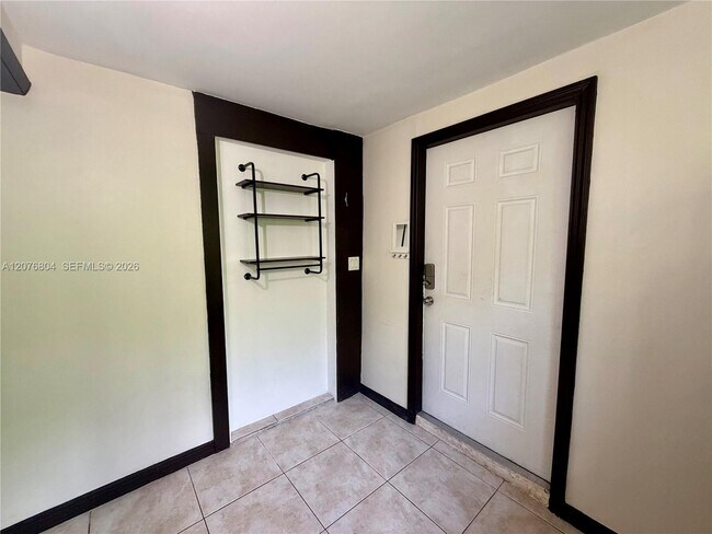 Building Photo - 1309 S 23rd Ave