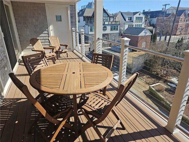 Building Photo - 31 Coddington St