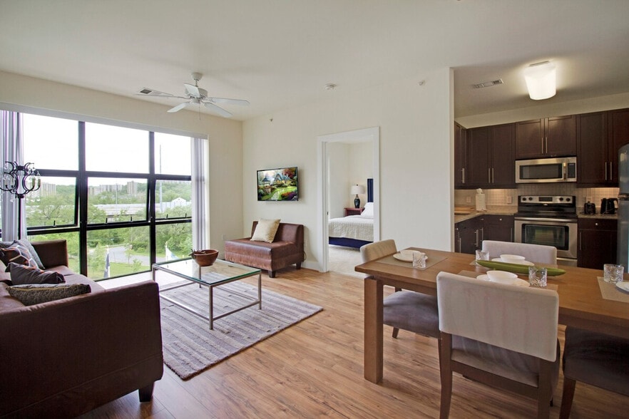 Building Photo - 200 S Peyton St