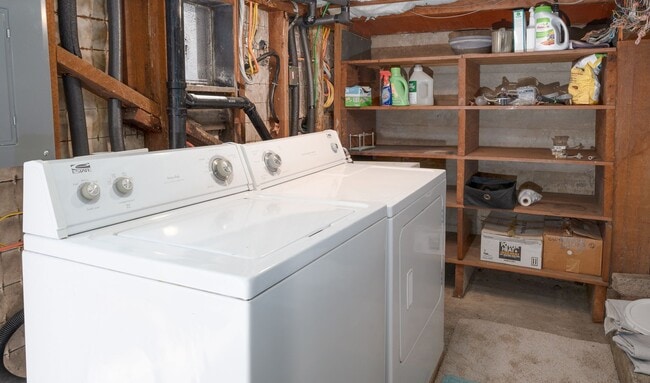 Building Photo - Lighthouse Haven - PGPM - CS - T/L