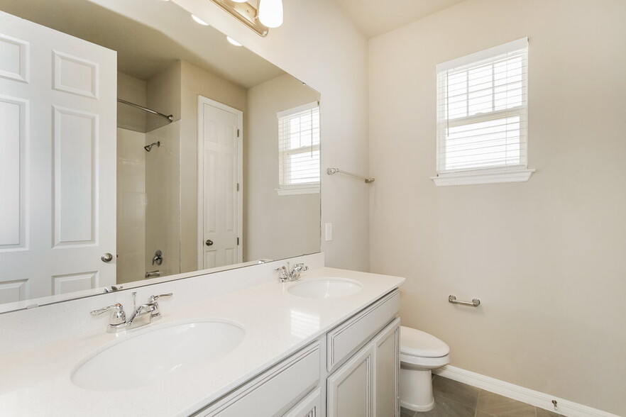 Building Photo - 2275 Raven Rdg Dr