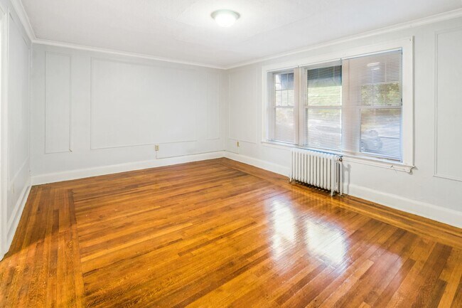 Interior Photo - 226-234 Ellsworth Avenue