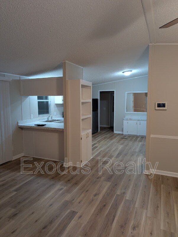 Building Photo - 45 Castle Wood