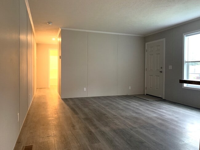 Building Photo - 134 Desander Dr