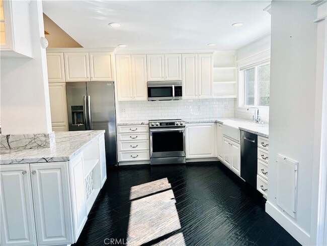 Building Photo - 21901 Summer Cir