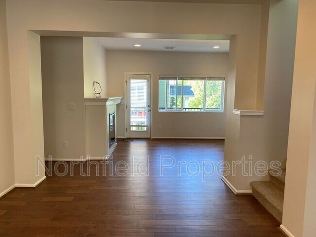 Building Photo - 3421 31st Dr