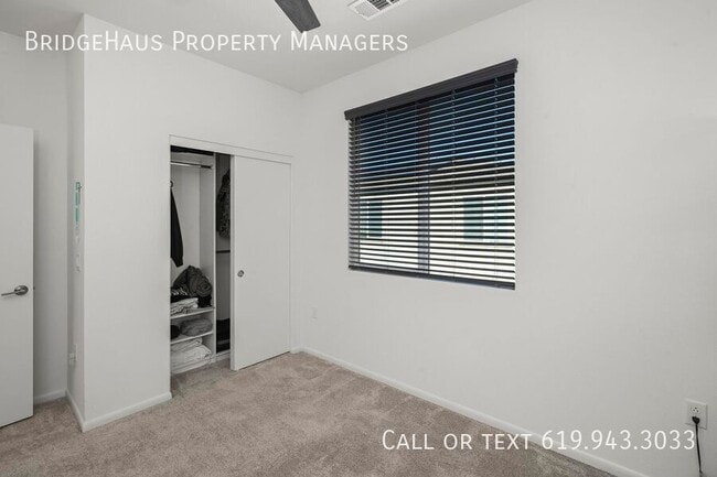 Building Photo - 5480 Seacliff Pl