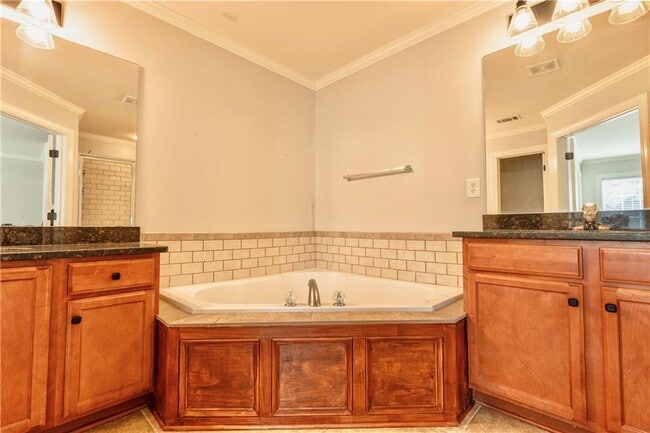 Building Photo - 2249 Ewell Park Dr NW