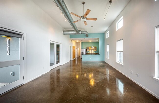 Building Photo - 3803 Byron Dr