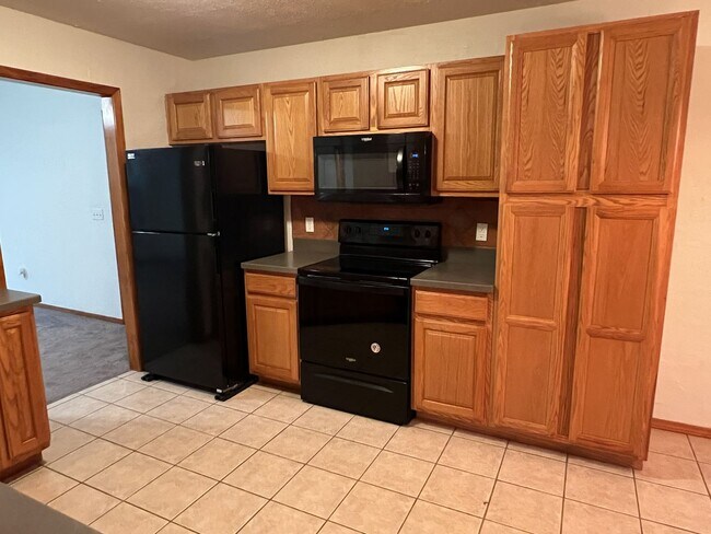 Building Photo - Orchard Crest Home with Willard Schools