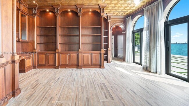 Building Photo - 1331 Bay Terrace